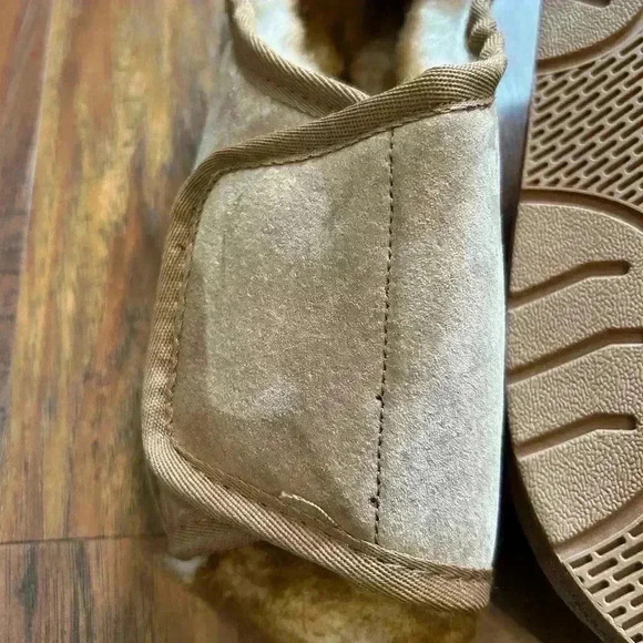 Hammacher Schlemmer The Lady's Adjustable Sheepskin Slippers Women’s Size M Fall - Picture 5 of 7